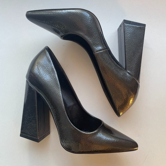 Missguided Dark Grey Modern Pumps Chunky Heel NWOT Sz 6 - Picture 1 of 12